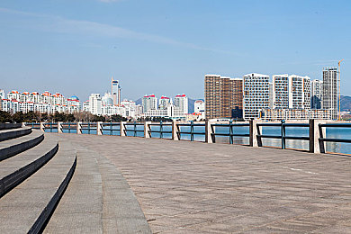 男生和女生的坤坤：均衡赛车KK2023，揭秘男女玩家的不同驾驶哲学与改装策略-2