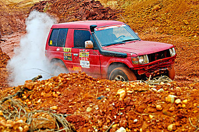 红豆2.0多功能辅助：智能副驾降临赛道，全息科技重塑竞速新纪元