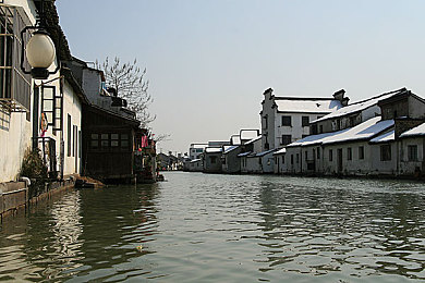 黄色软件免费下载每天无限次3.0.3：《极速狂飙》3.0.3破解版暗藏风险，官方正版安全体验与成长攻略全解析-2