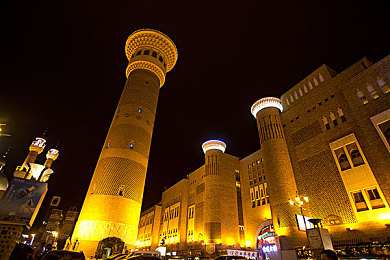 国产Av网：极速风云驰骋都市，改装竞速引爆激情对决-2