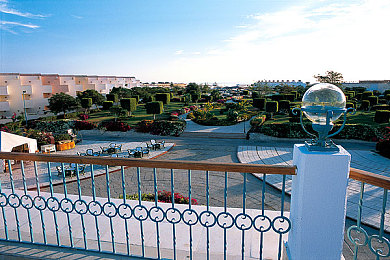 男男游戏：双雄极速羁绊，硬核改装与叙事交融的竞速新作-3