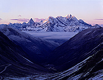 天美传媒果冻传媒:虚实双核驱动,极速幻境颠覆传统竞速体验-3