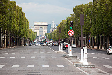 软件下载3.0.3免费破解大全苹果：极限竞速街头狂飙攻略，解锁终极驾驶体验与车辆收集技巧-2