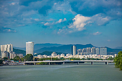 打扑牌不盖被子好吗为什么：幻影牌术，掀开被子的致命艺术与风险权衡