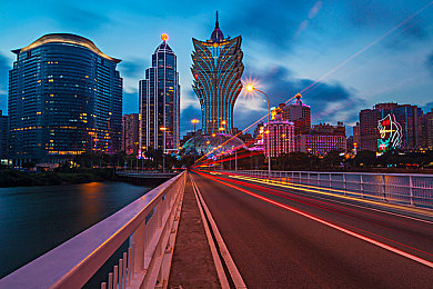 中国人操逼软件：东方极速，都市赛道上的精密调校艺术