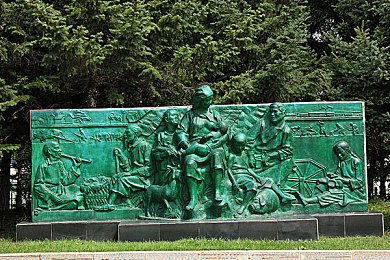 黄色软件大全3.0.4OPPO版简洁清明：霓虹轨迹下的极速都市，未来竞速新纪元-2