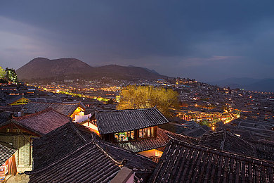 黄色男同：霓虹谷双生引擎，极速羁绊协奏曲-2