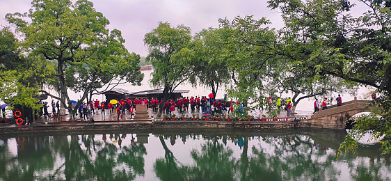 少妇与子伦性做爰：末日伦理困境，年轻母亲与孩子的生存抉择之旅-2