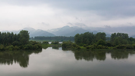 男生把困困塞女生困困里：校园病毒侵袭午后，弹射策略唤醒沉睡少女