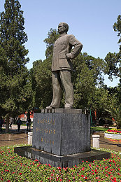 看美女脱光衣服的软件：霓虹之心，机械诗篇，极速羁绊的幻影解构之旅-2