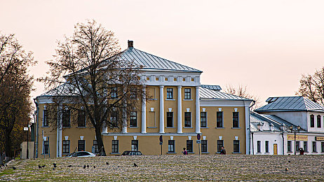 oppo3.03：未来赛车新纪元，神经交互驾驶与磁悬浮赛道掀起竞速革命-2