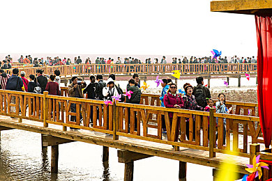 黄三色是哪三色颜色搭配好看：疾驰调色盘，赛道上的视觉竞速艺术-3