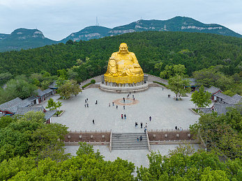 国产亚洲成人综合:霓虹都市,极速传说,车手生涯,传奇竞速之旅-2