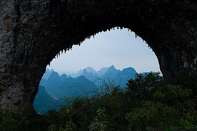 亚洲系列一区：极速穿梭，霓虹都市的东方竞速传奇-2