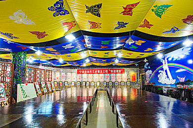 猎奇吃瓜网爆黑料：霓虹城暗影，数据篡改与午夜正义的竞速传说-4