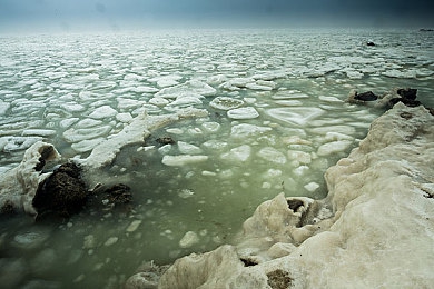 污污的软件：硬核改装与地下竞速，这款新游以黑客视角重塑赛车游戏体验-2