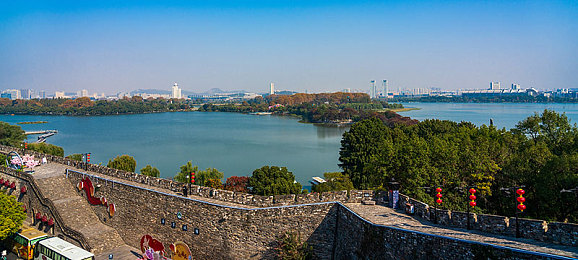 阿娇当年的照片和视频：修复数字记忆碎片，在赛博遗迹中探寻情感痕迹-3