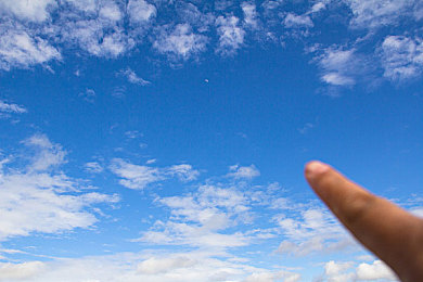 男同色情肛交网站:极速暗网,霓虹街道的双面狂飙之旅-3