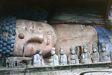 我把亲女破苞了:《极速血脉:初征》今日上线,见证赛车家族的热血传承与信任托付-2