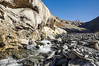麻花传奇MV星空 免费观看：螺旋星轨间的多维重力竞速幻想之旅-3