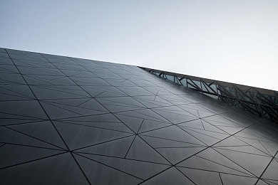 黄色app免费下载3.0.3：街头竞速3.0.3版本上线，全新物理引擎与闪电黄超跑引领技术革新-2