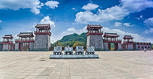 黄色视频网站入口:极限竞速地平线5隐藏弯道揭秘,视觉陷阱赛道专业攻略发布-1