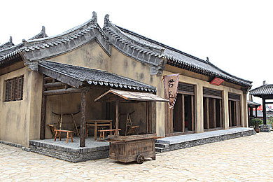 蜜桃精产品一区一区三区：极速幻想全新版本上线，三重赛道生态与稀有改装系统深度解析