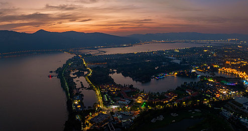 卡戴珊和rayJ：都市竞速新作名利狂飙今日上线，社交与极速玩法引爆虚拟名利场-4