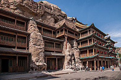 黄色软件app大全免费下载2023版：2023竞速手游深度测评，街头飞车改装与赛道全解析