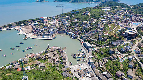 女生裸体应用：虚拟车手定制系统下的速度美学与个性化竞速革命-2