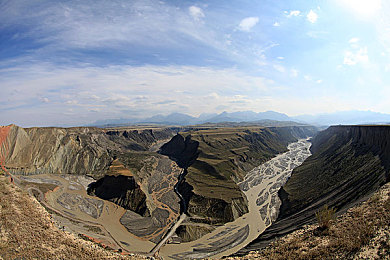 修修漫画免费登录页面在线阅读下载安装不了：漫画风格赛车新作今日上线，漂移特效引爆手绘赛道-4