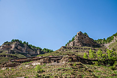 台湾一区二区:竞速新境界,都市闪电与山道舞者的终极对决-2