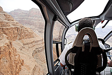 男男Ggy 到爽 网站：双心同频，极速共舞的赛道协奏曲-3