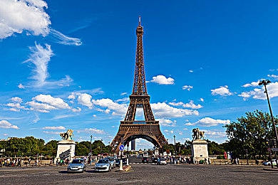 免费黄色软件OPPO：霓虹狂飙中的道德赛道，虚拟改装与真实抉择-4