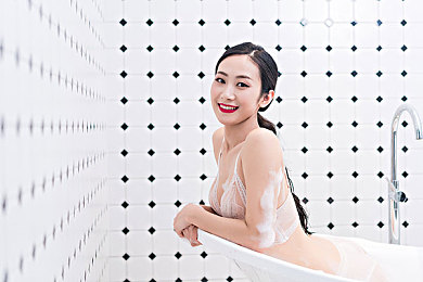 双人扑克又叫又吵：极速牌局今日上线，卡牌策略与赛车竞速引爆全新对决-3