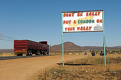 蜜桃成人AⅤ片：街头极速传说，成人向驾驶模拟新作引爆改装狂潮-4