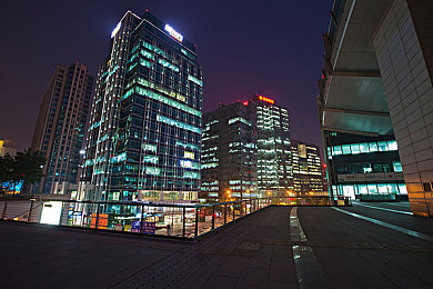 一百款流氓软件下载：赛博朋克竞速新作，化身数字清道夫净化病毒赛道-2