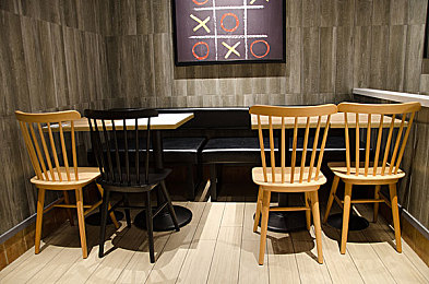 色多多污：霓虹赛道疾驰，净化污染重绘世界