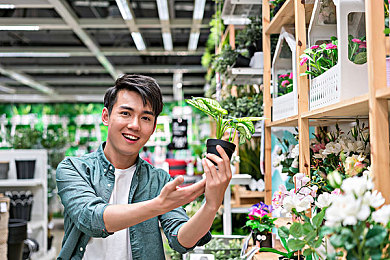 校花趴下给同学打光屁股：青春赛道大冒险，趣味惩罚乐翻天-3