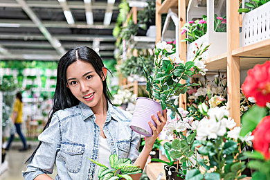 男子把困困女生困困里：深夜疾驰拯救沉睡都市，温情驾驶共赴午夜营救-1