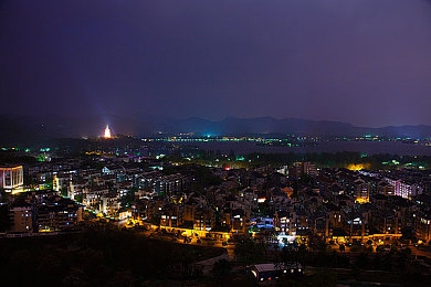 男生女生打扑克啊啊啊疼：《极限扑克对决》火爆公测，深度策略与卡牌竞技引爆玩家热潮-2