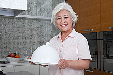 男生和女生的坤坤：均衡赛车KK2023，揭秘男女玩家的不同驾驶哲学与改装策略-3