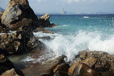 导航成人：在霓虹都市的每一次转向，都是驶向成熟的旅程-4