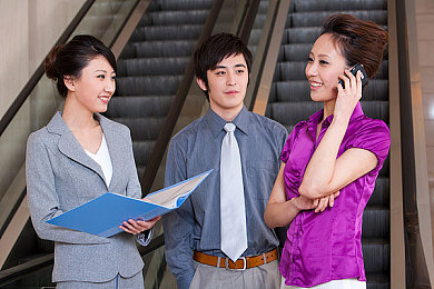 富婆按摩高潮了几次：极速狂飙，在霓虹都市解锁巅峰驾驶快感-5