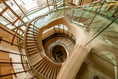 亚洲图区一区二区：霓虹都市与禅意山道，全新赛车游戏深度解析双赛道设计哲学-3