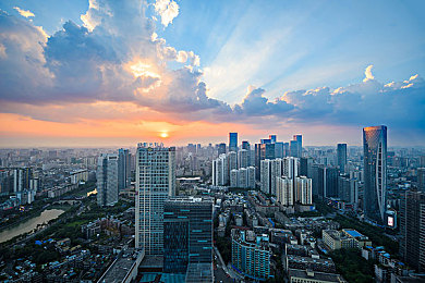 男同体育生野战暴露白袜：疾速暗影，赛道心战，隐秘竞逐的双面交锋-3