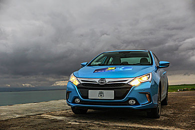 两人看www免费视频：双人共驾竞速革新，免费试玩默契之旅-2