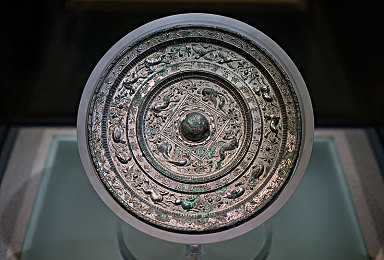 爱情网aqdy社保片合法吗：极速浪漫虚拟社交引热议，情感边界与赛车生涯如何平衡-3