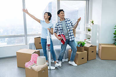 男子用坤坤顶女子的坤坤：霓虹山道兄妹赛车手的能量转移对决