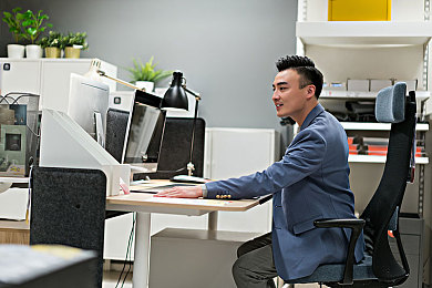 火辣福利app下载：极速狂影，赛道定制与昼夜竞驰的艺术-4